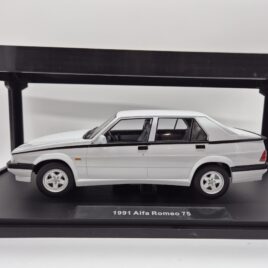 Tripple 9 Models 1.18 Alfa Romeo 75 ( 1991 ) White colour ( T9-1800474 )