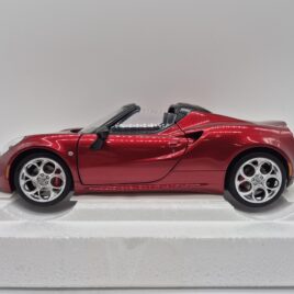 AutoArt Models 1.18 Alfa Romeo 4C Spider  Competition Red colour ( 70142 )
