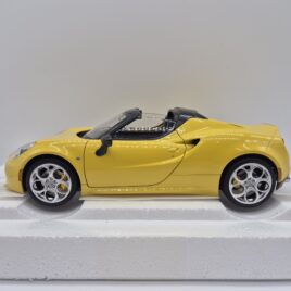 AutoArt Models 1.18 Alfa Romeo 4C Spider  Giallo Prototipo / Yellow colour ( 70143 )