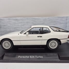 MCG 1.18 Porsche 924 turbo 1979  White colour ( MCG18194 )