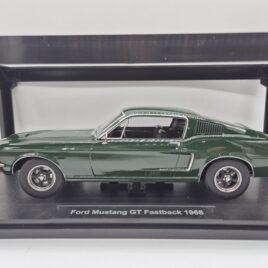 KK Scale 1.18 Ford Mustang GT Fastback ( 1968 )  Green colour Bullitt car ( KKDC181391 )