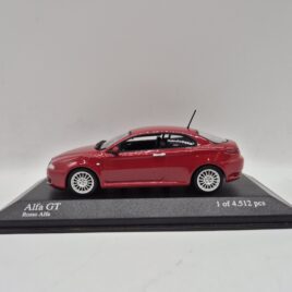 Minichamps 1.43 Alfa Romeo Alfa GT 2003  Red colour  ( 400 120321 )