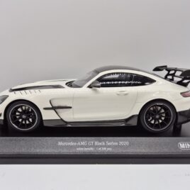 Minichamps 1.18 Mercedes Benz AMG GT Black series 2020  White metallic colour ( 155 032022 )