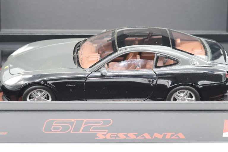 Hot Wheels Elite 1/18 Ferrari 612 Sessanta - Modèle Réduit Diecast Noir Et Rouge