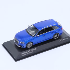 MINICHAMPS 1.43 AUDI RS4 Avant 2012  blue metallic ( 410 011110 )