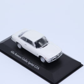 MAXICHAMPS MINICHAMPS 1.43 1965 ALFA ROMEO GUILIA SPRINT GTA  white color ( 940 120441 )