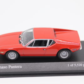 MINICHAMPS  1.43 DE TOMASO PANTERA 1972  Red color ( 400 127500 )