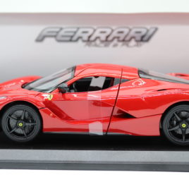BBURAGO 1.18 FERRARI LaFERRARI  Red color ( 18-16001 )