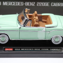 SUN STAR European collectables 1.18 Mercedes Benz 1958 220SE Cabriolet   Green color ( 3554 )