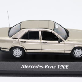 Maxichamps Minichamps 1.43 Mercedes Benz 190E ( W201 ) 1984  Silver metallic colour ( 940 034104 )