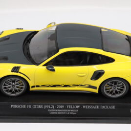 MINICHAMPS 1.18 Porsche 911 GT3 RS ( 991.2 )  Yellow colour / Weissach Package with Platinum Magnesium wheels ( 155 068221 )