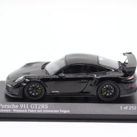 1.43 Minichamps Porsche 911 ( 991.2 ) GT2RS 2018  Weissach Package  Black colour with black wheels  ( 410 067290 )