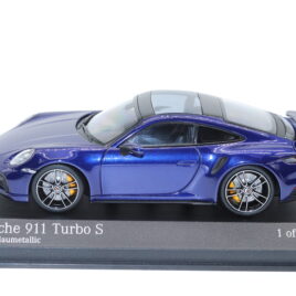 Minichamps 1.43 Porsche 911 Turbo S 2020   Blue metallic colour / silver wheels ( 410 069471 )