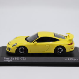 Minichamps 1.43 Porsche 911 GT3 2013   Yellow colour with black wheels ( 410 062021 )