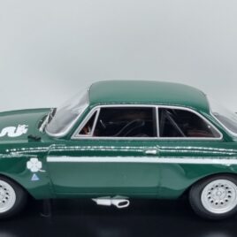 Minichamps 1.18 Alfa Romeo GTA 1300 Junior 1971 Green colour ( 155 120022 )