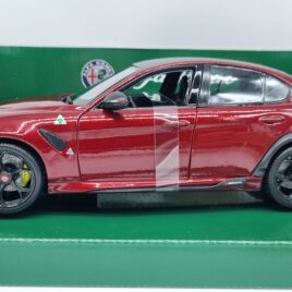 BURAGO 1.18 Alfa Romeo Giulia GTA Dark red colour ( 18-11048 )