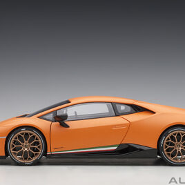 AUTOART MODELS 1.18 Lamborghini Huracan Performante Arancio anthaeus / matt orange ( 79152 )
