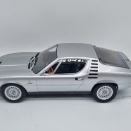 KK SCALE MODELS 1.18 Alfa romeo Montreal 1970 silver colour ( KKDC180382 )