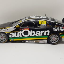 CLASSIC CARLECTABLES 1.18 Holden ZB Commodore 2018 Bathurst winner Lowndes / Richards ( 18682 )