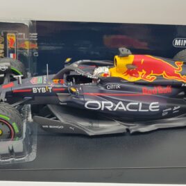 Minichamps Models 1.18 Oracle Red Bull racing RB18 Japanese 2022 F1 GP Winner Verstappen ( 110 221801 )