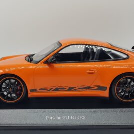 Minichamps 1.18 Porsche 911 997 2007 GT3 RS Orange colour ( 155 062122 )