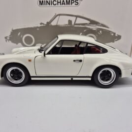 MINICHAMPS 1.18 Porsche 911 Carrera Coupe 3.2 White colour 1983 ( 100 630024 )